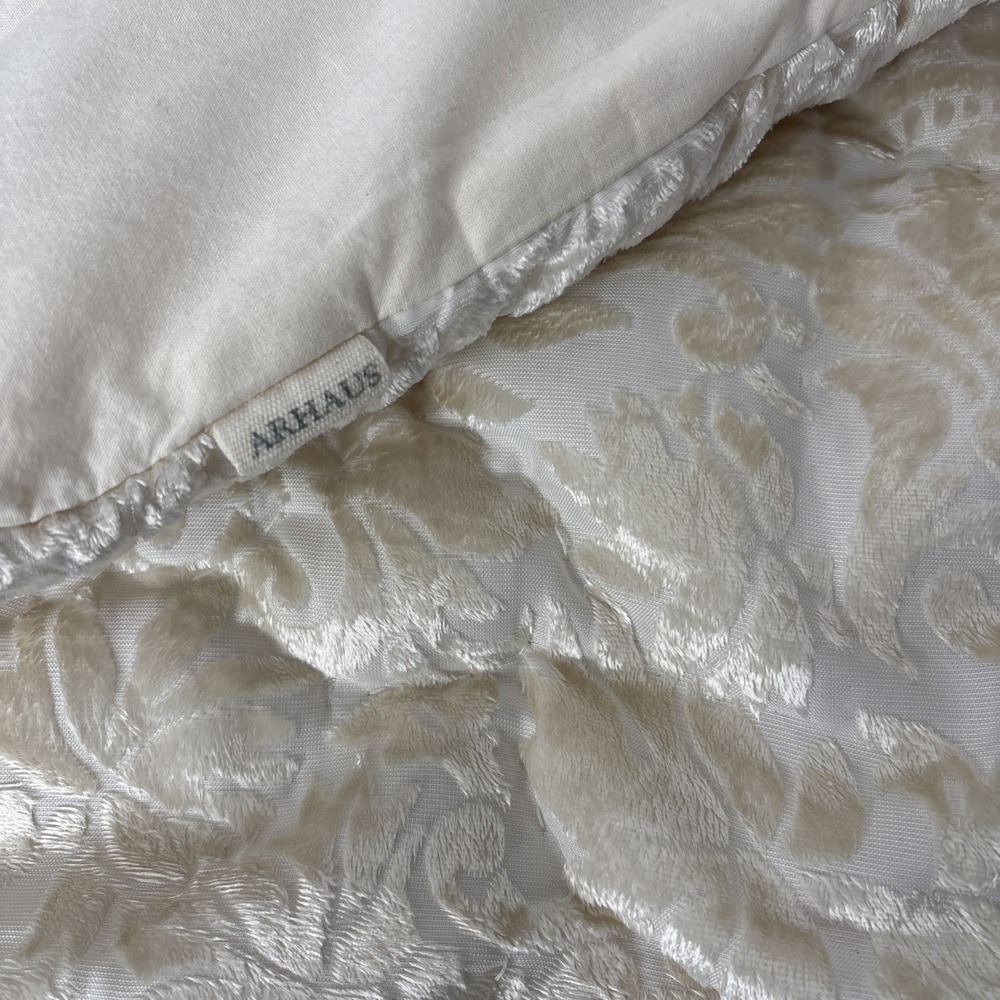 ARHAUS King Pillow Sham Cream Tonal‎ Damask Chenille Quilted Button Closure